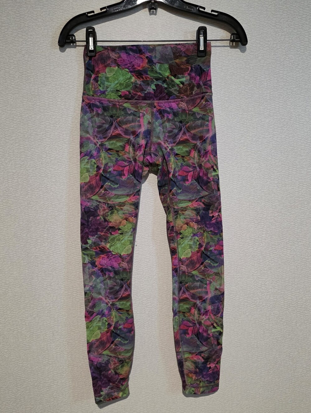 Lululemon Wunder Train High Rise Tight 25" Size 4 Vivid Floral Tone Multi
